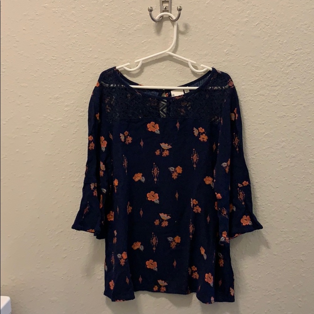 Adorable Girls Flowy Bell Sleeve Shirt